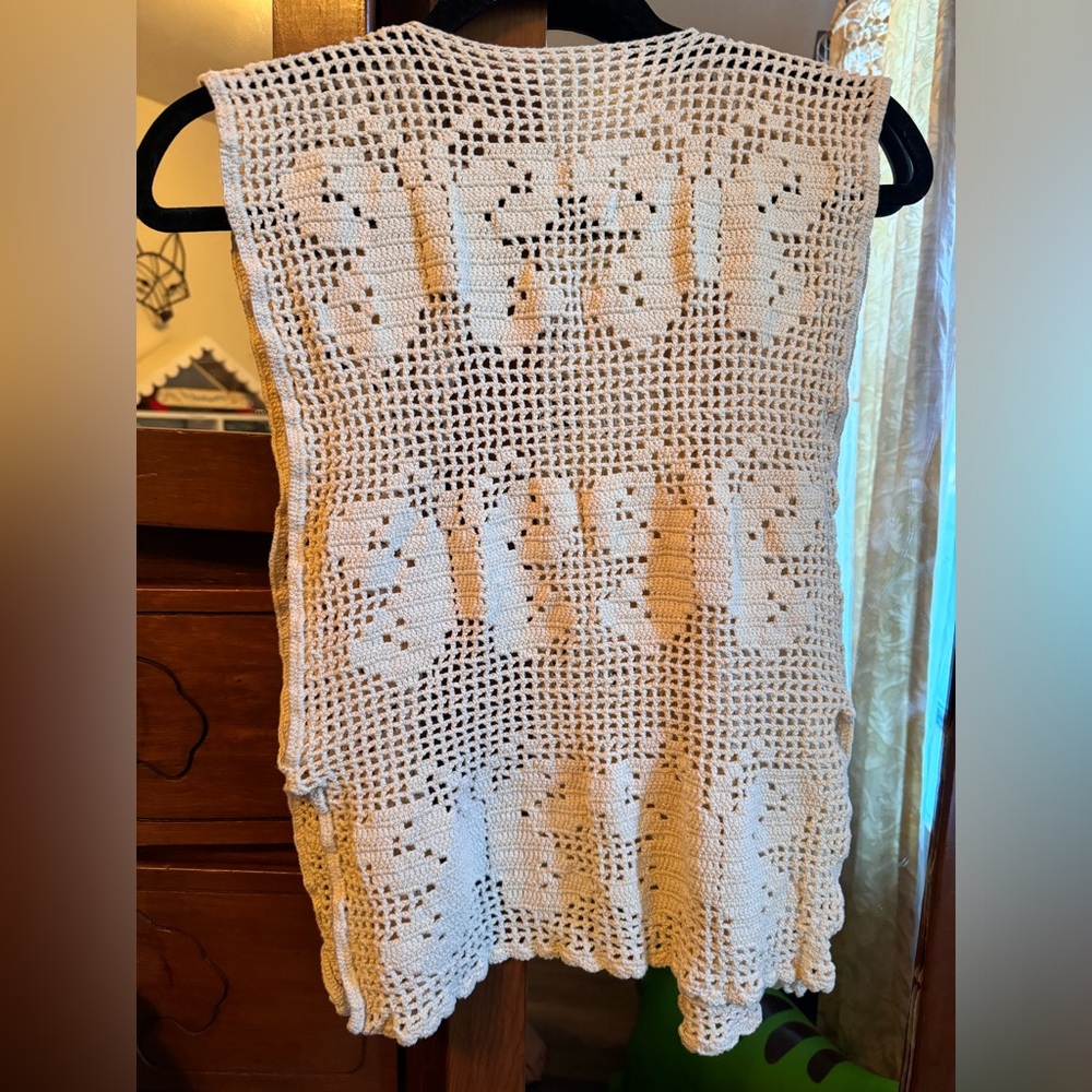 1970s butterfly crochet vest - Picture 3 of 4